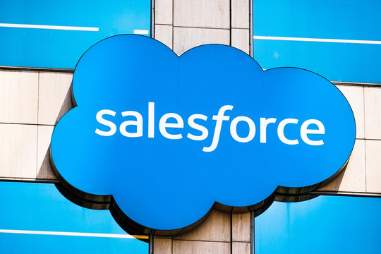 Salesforce to Hire 1,000 Salespeople for Promoting AI-Powered Sales Solutions